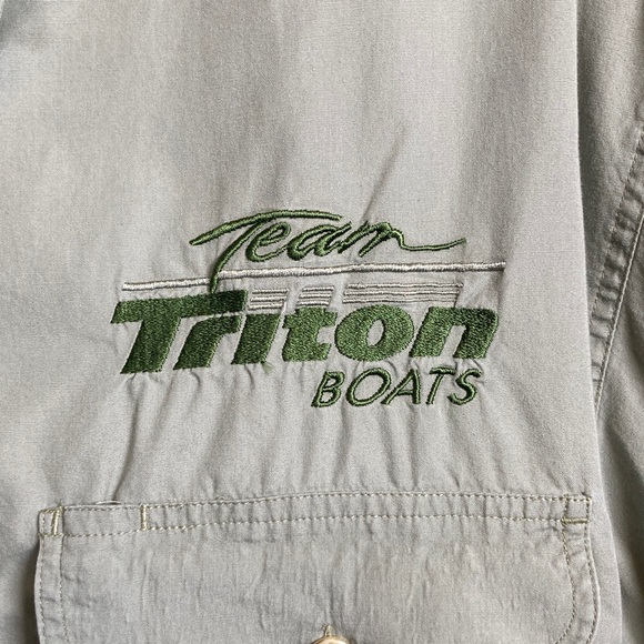 2/$15 Coosa County Clothier Team Triton Boats Vented Fishing Button Down - Picture 2 of 12
